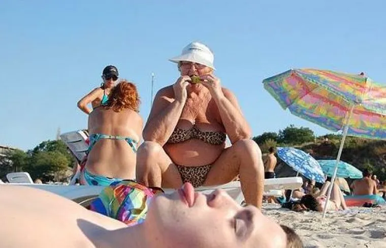 Samo su se htjeli malo slikati na plaži, s prijateljima ili jednostavno pokazati svoj novi bikini. No, stvari im nisu baš išle po planu...