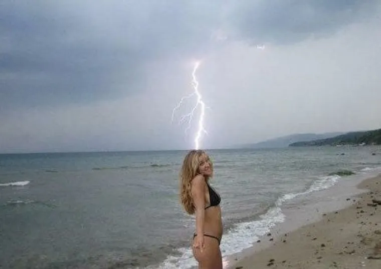 Samo su se htjeli malo slikati na plaži, s prijateljima ili jednostavno pokazati svoj novi bikini. No, stvari im nisu ba&scaron; i&scaron;le po planu...
