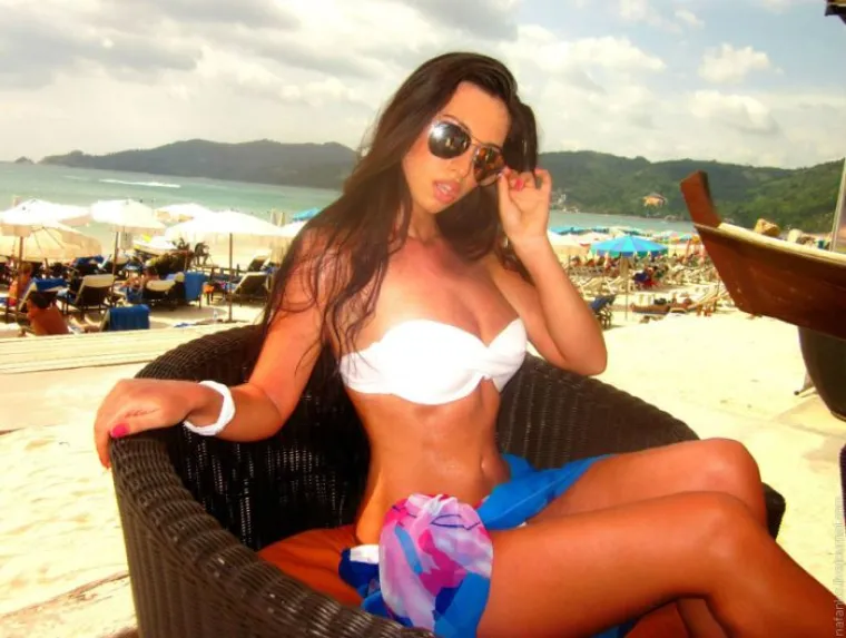 NEMA LJETA BEZ POZIRANJA: I domaće se cure vole fotkati, ali Ruskinjama je to misija