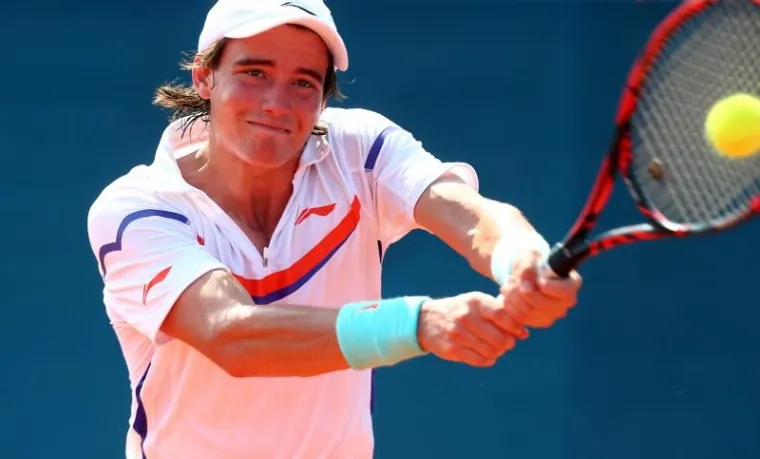 &Scaron;kugor je sa 6-4, 6-4 svladao Frana Zvonimira Zgombića, Mitak je u jo&scaron; jednom hrvatskom srazu nadigrao Patrika Sudića sa 6-1, 6-2, a Mektić je sa 6-3, 7-5 bio bolji od Talijana Pietra Licciardija.