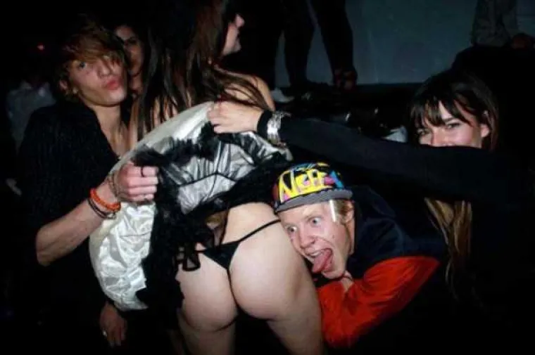 SEKS, DROGA, ALKOHOL I TRASH: Nova doza sramotnih i nevjerojatnih fotki iz noćnih klubova