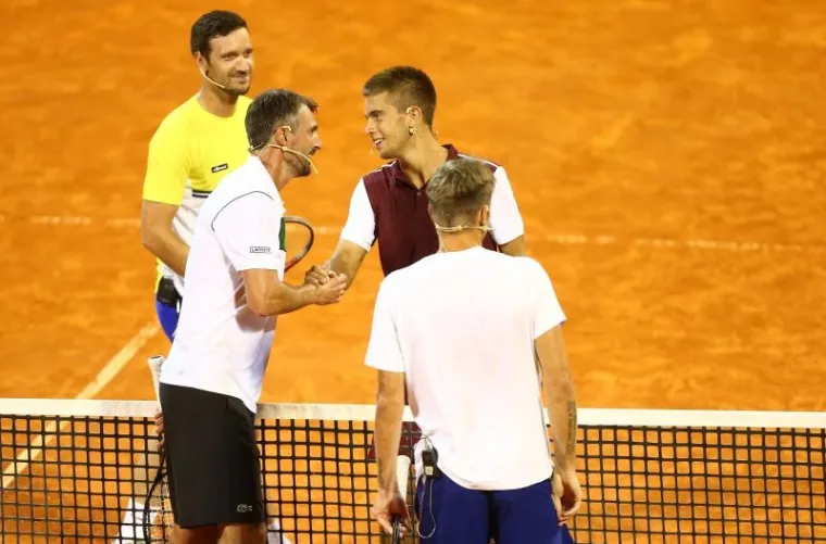 Publiku su najprije međusobnim dvobojem zabavili Ivanišević i mladi Borna Ćorić, a potom su im se u meču parova priključili televizijski i radijski voditelj Ivan Vukušić i nekadašnji nogometaš Igor Bišćan.