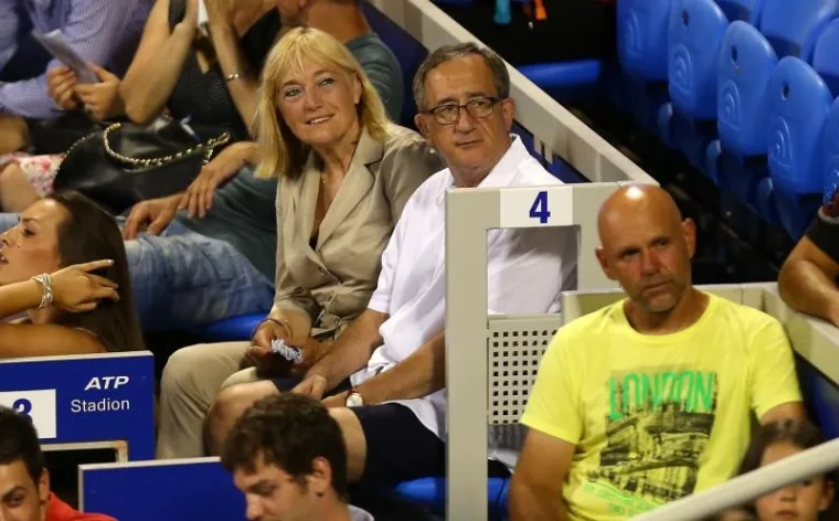 Na ispunjenim tribinama bilo je mnoštvo poznatih lica, poput bivšeg izbornika hrvatskih rukometaša Line Červara.