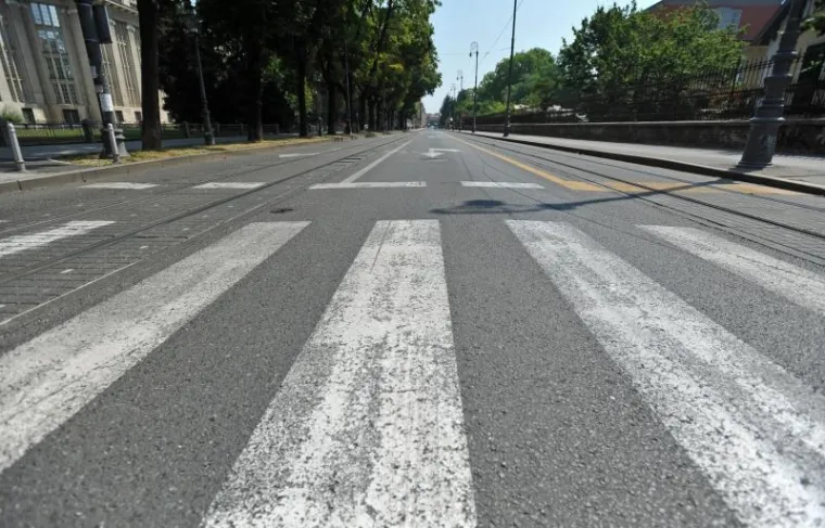 Dok je centar Zagreba bio pust, osvježen je se tražilo na gradskim kupali&scaron;tima,  palažama pa čak i nekim fontanama!