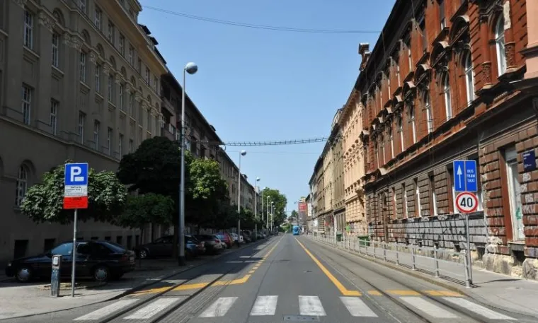 Dok je centar Zagreba bio pust, osvježen je se tražilo na gradskim kupali&scaron;tima,  palažama pa čak i nekim fontanama!