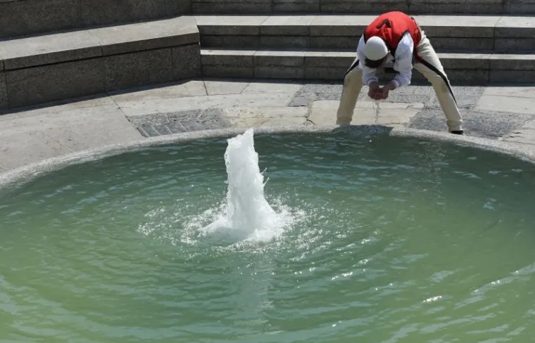 Dok je centar Zagreba bio pust, osvježen je se tražilo na gradskim kupali&scaron;tima,  palažama pa čak i nekim fontanama!