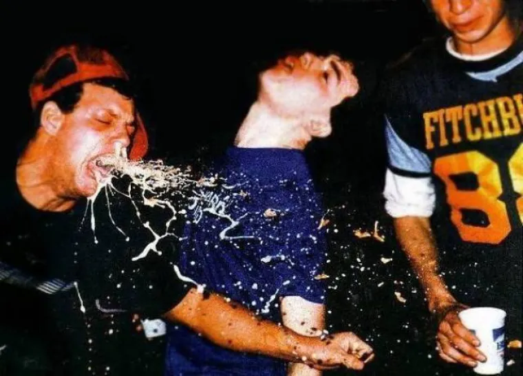 MOŽE LI GORE? Sramotne fotke koje otkrivaju pijandure u najgorim stanjima