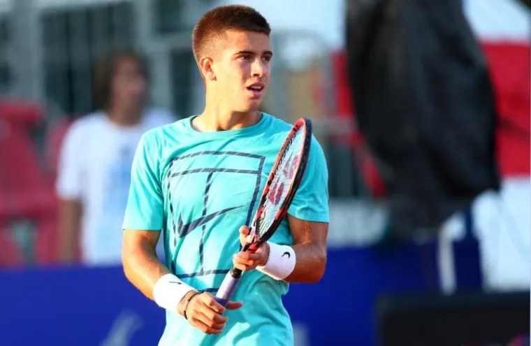 Dan uoči meča protiv Marcela Granollersa u 1. kolu turnira u Umagu, mladi hrvatski tenisač Borna Ćorić trenirao je u društvu Gorana Ivaniševića.