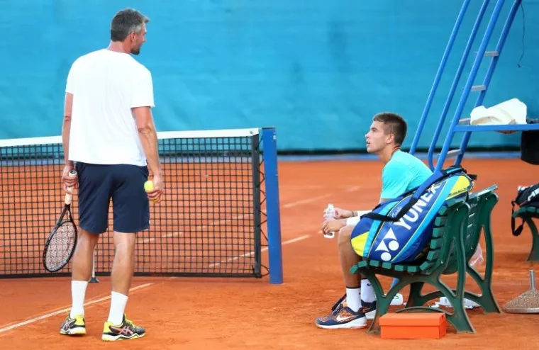Dan uoči meča protiv Marcela Granollersa u 1. kolu turnira u Umagu, mladi hrvatski tenisač Borna Ćorić trenirao je u društvu Gorana Ivaniševića.