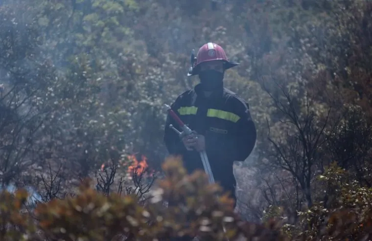 Požari obilježili početak tjedna: gorjelo na Korčuli i Pelje&scaron;cu, vatrogasci ulagali nadljudske napore