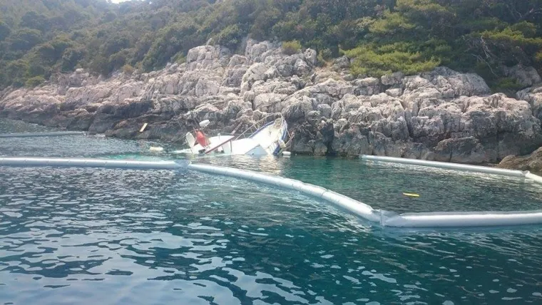 U Saplunari se nasukala kočarica, kapetan i posada zaspali