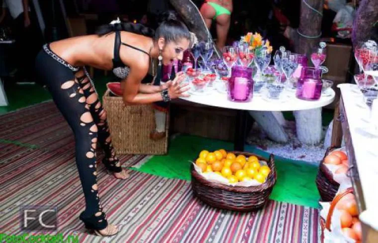 Ruski noćni klubovi su zona sumraka u kojoj se mije&scaron;aju seksi, bizarno i jadno