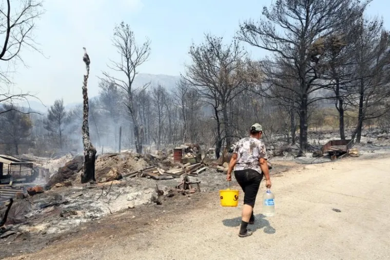 SPALJENA ZEMLJA: Stravični prizori s opusto&scaron;enog Pelje&scaron;ca