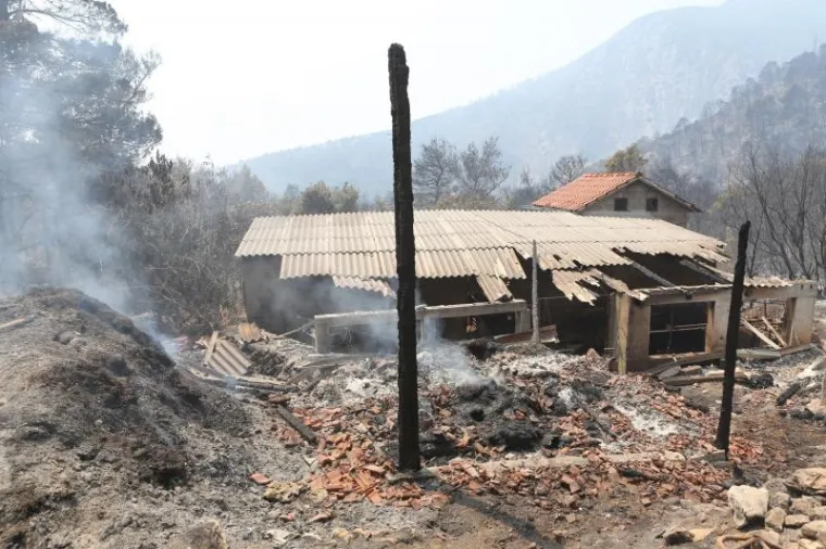 SPALJENA ZEMLJA: Stravični prizori s opusto&scaron;enog Pelje&scaron;ca