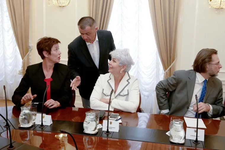 Sastanak premijera i &scaron;efova parlamentarnih klubova