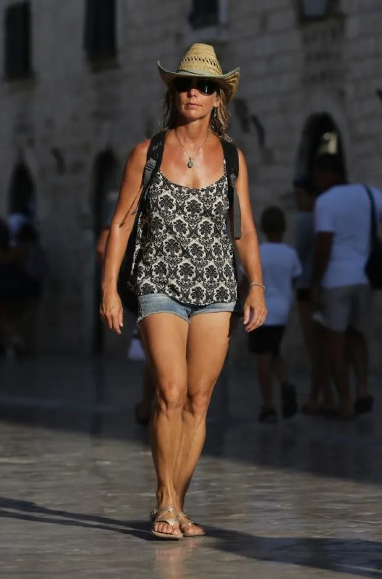 LJEPOTICE OKUPIRALE GRAD: Stradun kao modna pista