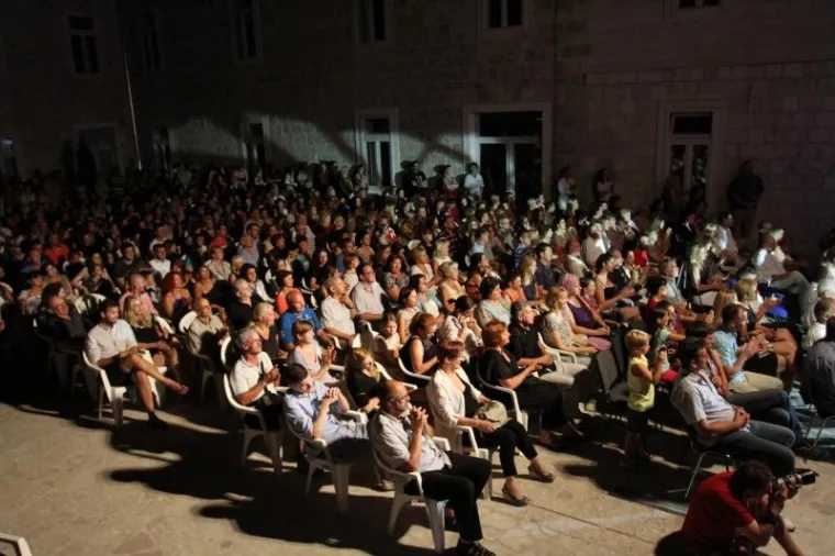 i odu&scaron;evila publiku u Alkarskim dvorima