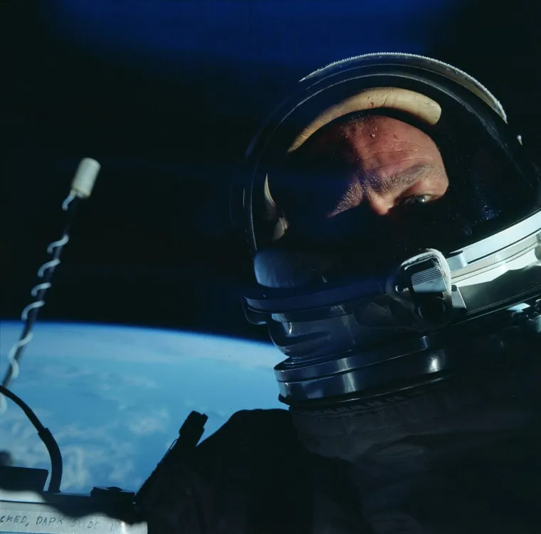 Svemirski selfie - Buzz Aldrin, 1966.
