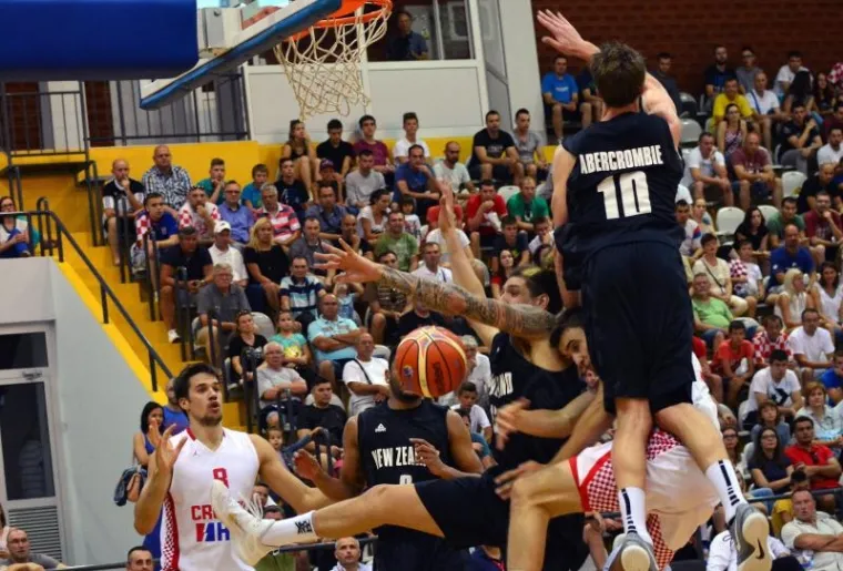 USPJE&Scaron;NA VEČER: Pobjeda hrvatskih ko&scaron;arka&scaron;a u Slavonskom Brodu