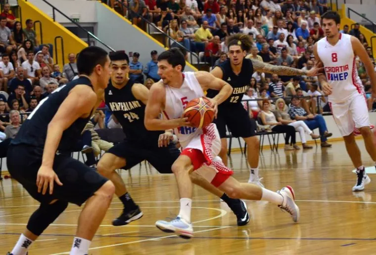 USPJE&Scaron;NA VEČER: Pobjeda hrvatskih ko&scaron;arka&scaron;a u Slavonskom Brodu