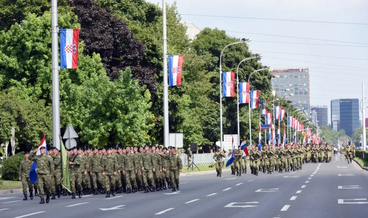 Pripreme za vojni mimohod povodom 20. godišnjice Oluje