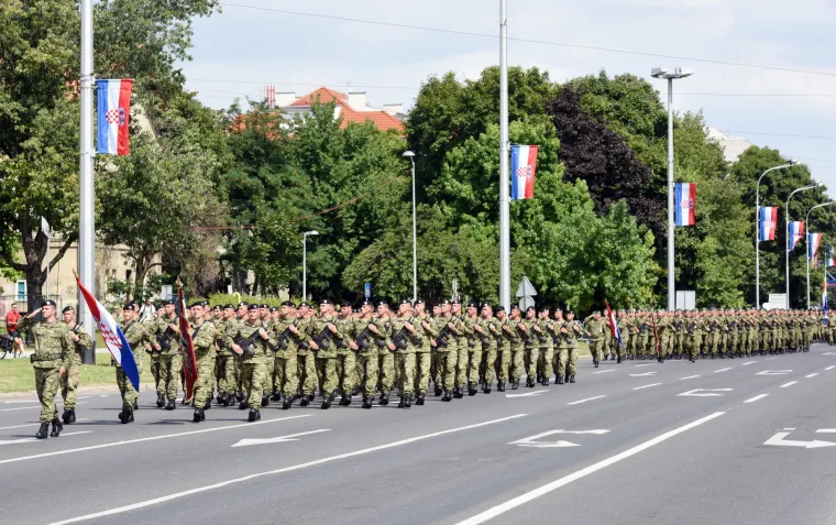 Pripreme za vojni mimohod povodom 20. godišnjice Oluje