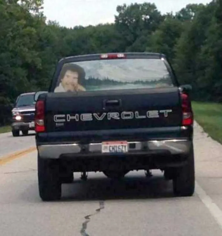 LUDE SLIKE: Čudne pojave koje se mogu vidjeti na cestama