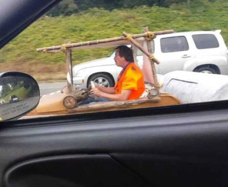 LUDE SLIKE: Čudne pojave koje se mogu vidjeti na cestama