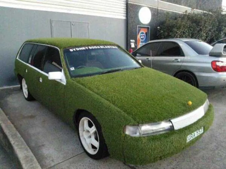 LUDE SLIKE: Čudne pojave koje se mogu vidjeti na cestama