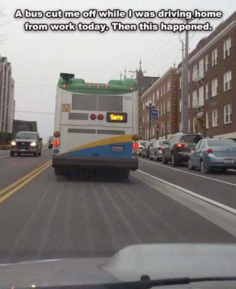 LUDE SLIKE: Čudne pojave koje se mogu vidjeti na cestama