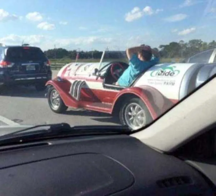 LUDE SLIKE: Čudne pojave koje se mogu vidjeti na cestama