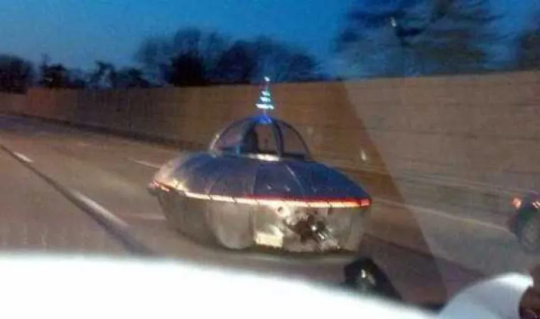 LUDE SLIKE: Čudne pojave koje se mogu vidjeti na cestama