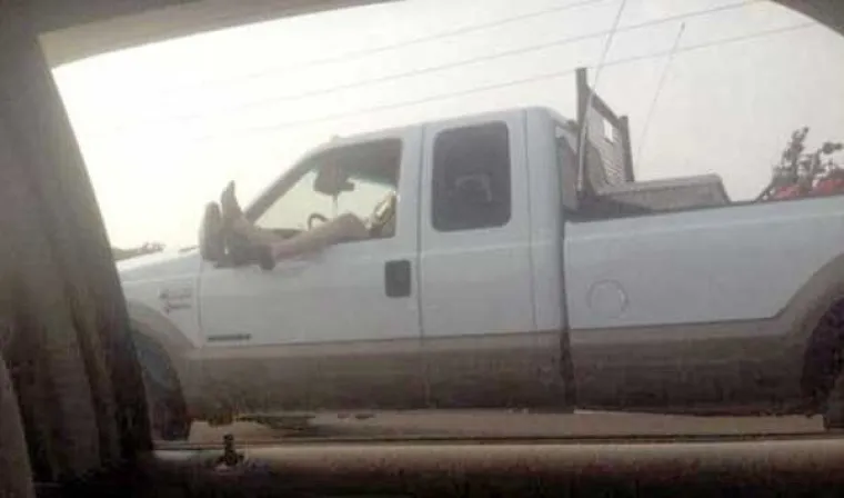 LUDE SLIKE: Čudne pojave koje se mogu vidjeti na cestama