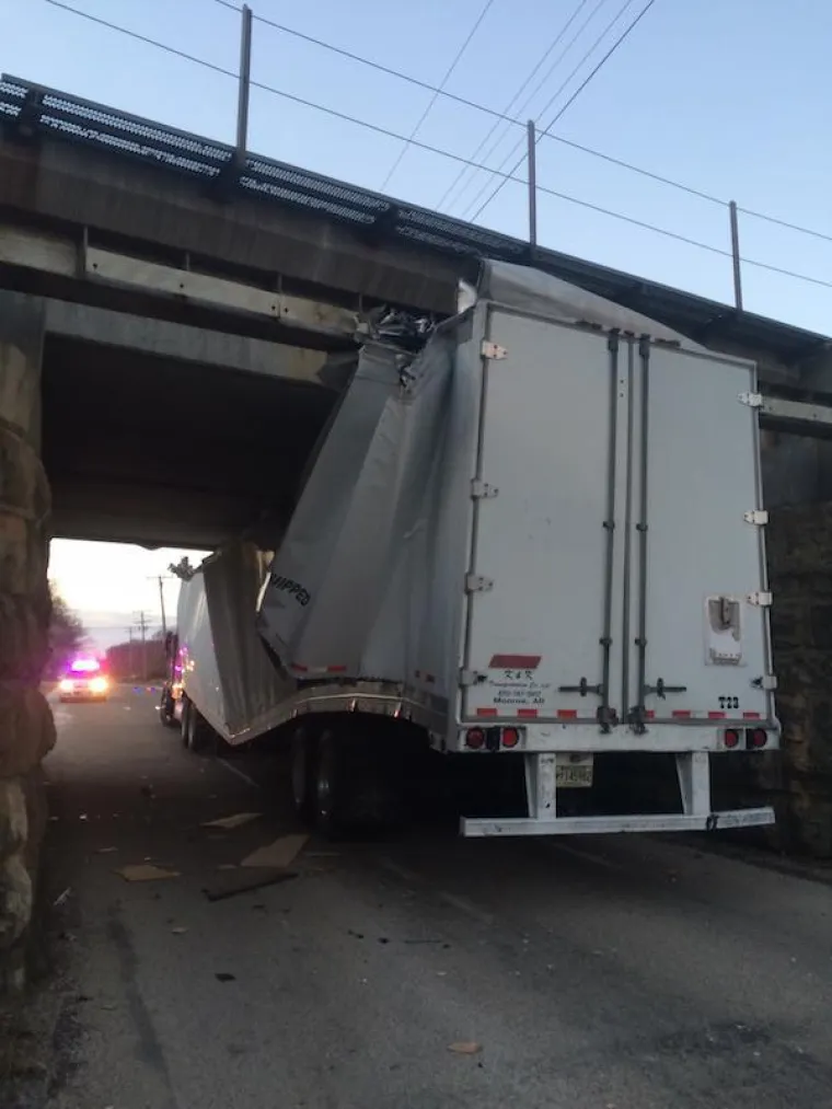 NEMAJU SREĆE ILI PAMETI? Kako su uopće uspjeli zavr&scaron;iti u ovakvim nesrećama?