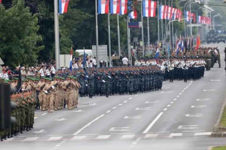 Veličanstvenu generalnu probu mimohoda nije omela niti kiša