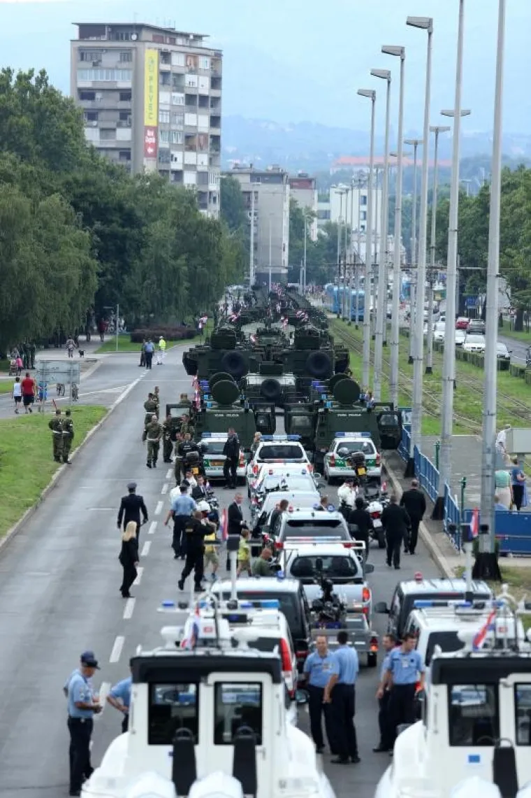 Veličanstvenu generalnu probu mimohoda nije omela niti kiša