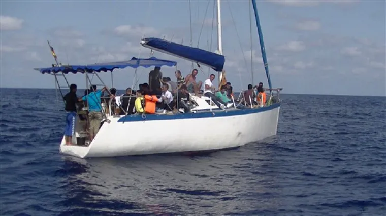 Brod HRM-a "Andrija Mohorovičić" spa&scaron;ava imigranate u Sredozemnom moru