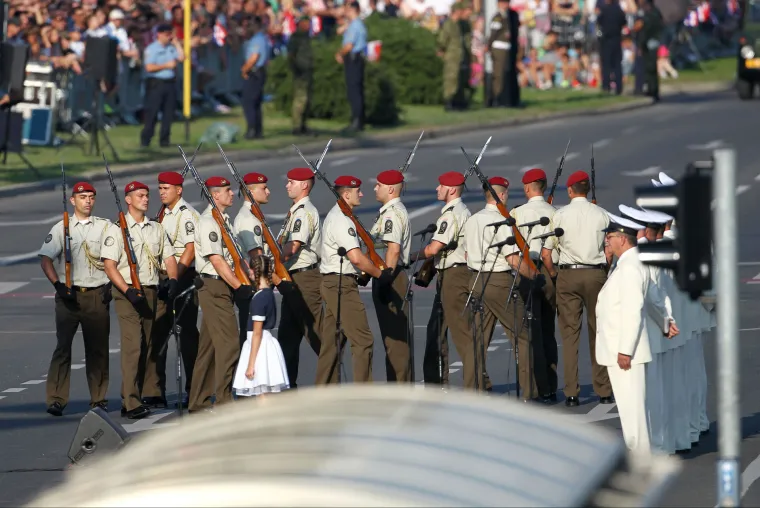 Riječki slavuj Mia Negovetić prekrasno otpjevala državnu himnu
