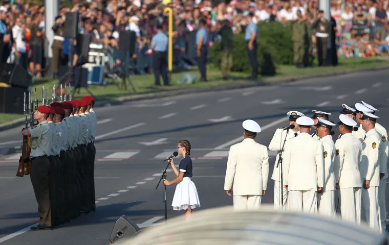 Riječki slavuj Mia Negovetić prekrasno otpjevala državnu himnu