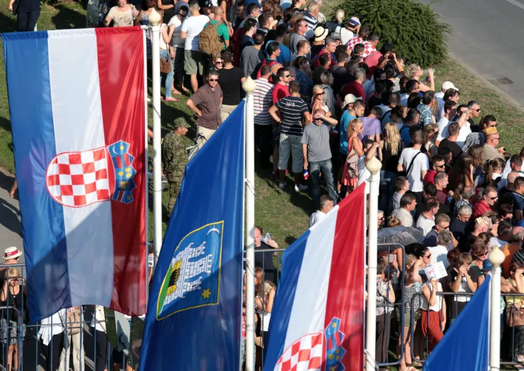 Građani zauzeli svoja mjesta u Ulici Grada Vukovara