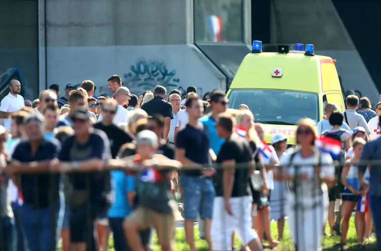 Građani zauzeli svoja mjesta u Ulici Grada Vukovara