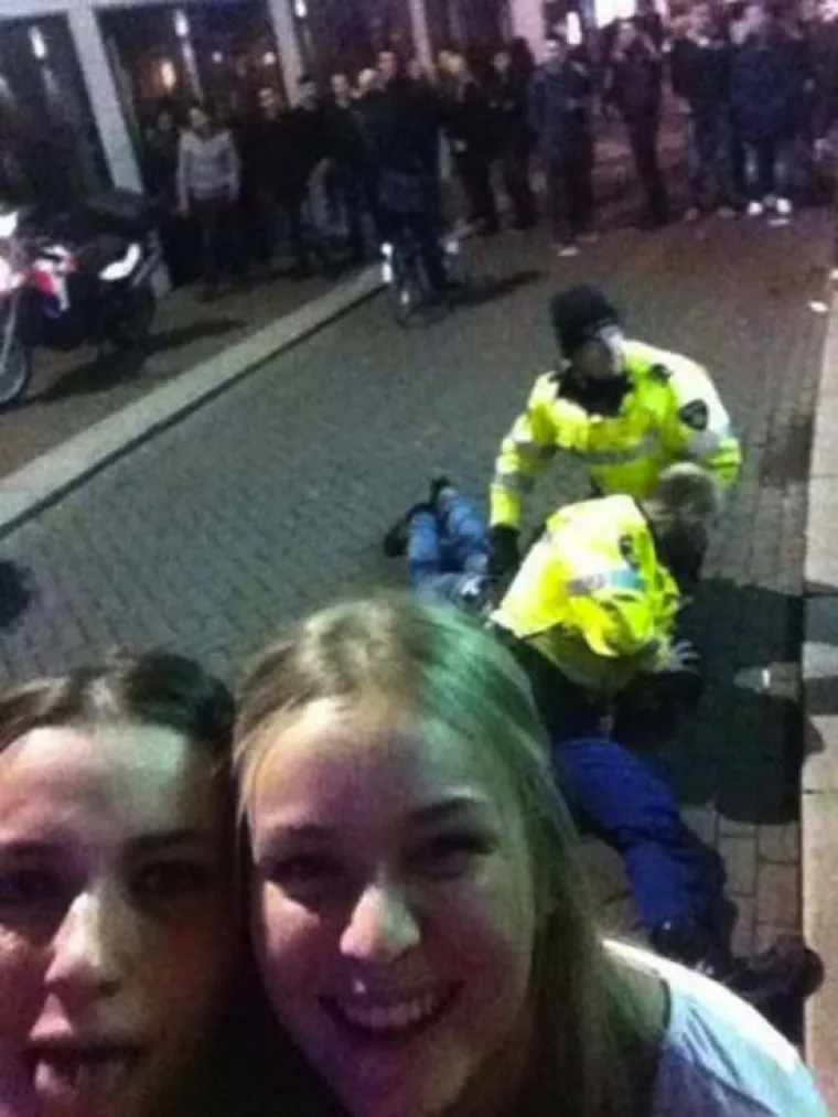 SVAKI IMA SVOJ FAKTOR: Ovo su najgluplji i najbizarniji 'sebići' ikada snimljeni!