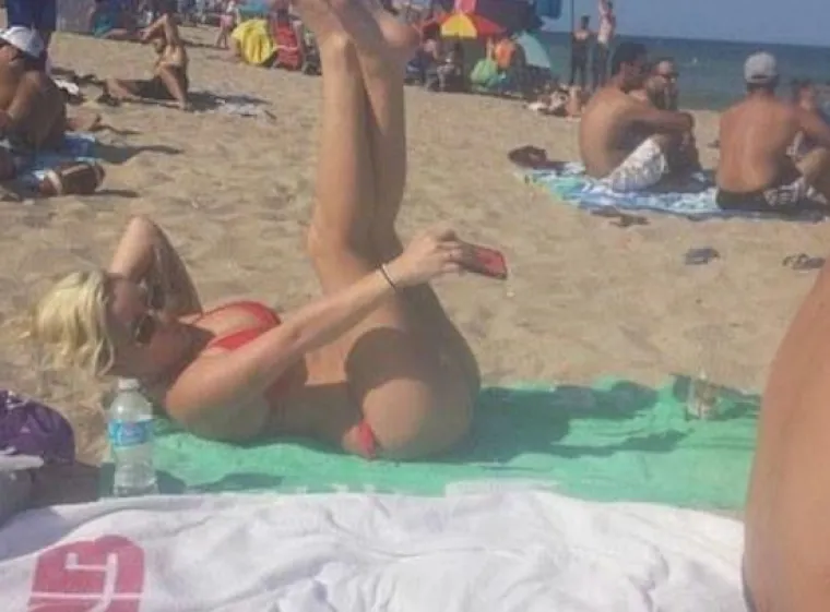 SVAKI IMA SVOJ FAKTOR: Ovo su najgluplji i najbizarniji 'sebići' ikada snimljeni!