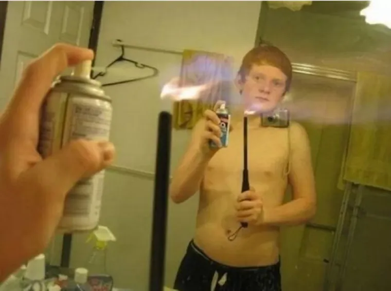 SVAKI IMA SVOJ FAKTOR: Ovo su najgluplji i najbizarniji 'sebići' ikada snimljeni!