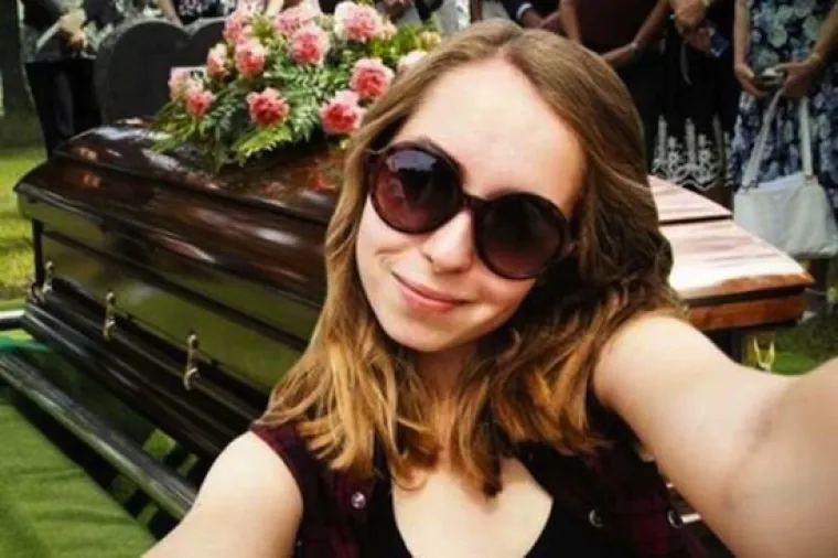 SVAKI IMA SVOJ FAKTOR: Ovo su najgluplji i najbizarniji 'sebići' ikada snimljeni!