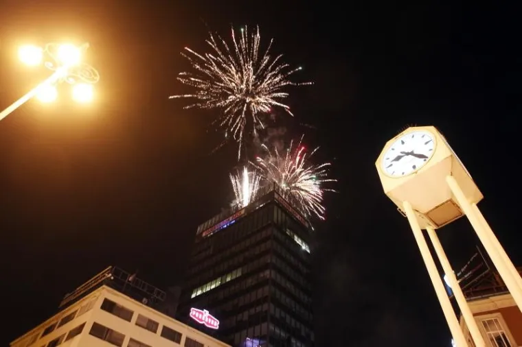 Na Trgu bana Josipa Jelačića održan je vatromet za kraj ceremonije.