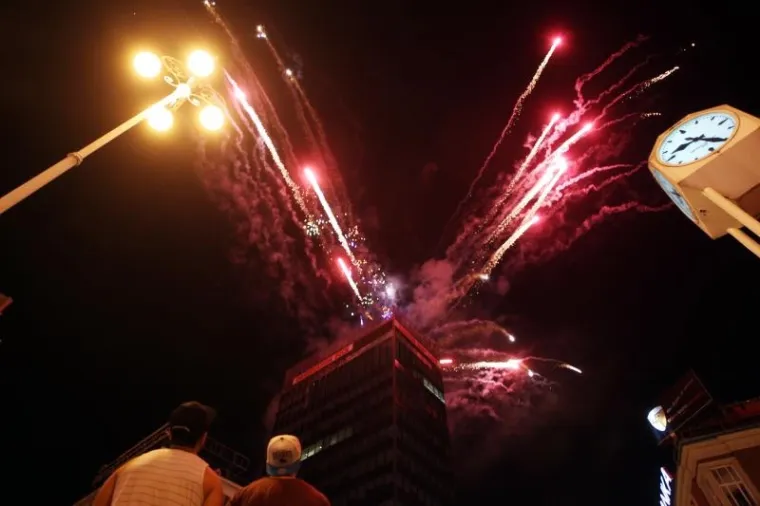 Na Trgu bana Josipa Jelačića održan je vatromet za kraj ceremonije.