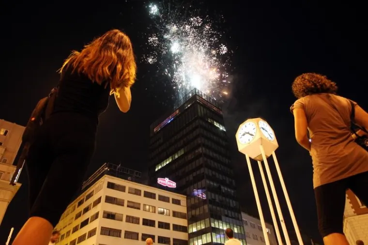 Na Trgu bana Josipa Jelačića održan je vatromet za kraj ceremonije.