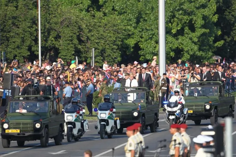 Hrvatska mimohodom obilježila 20. obljetnicu akcije Oluja