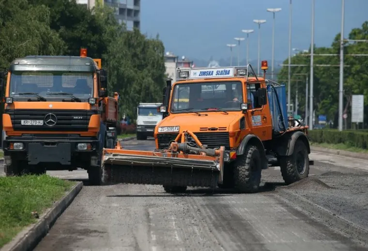 OBNOVA ASFALTA: Prolazak tenkova razrovao je zagrebačke ulice